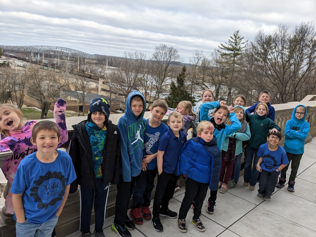 Third-grade field trip to the capitol.
