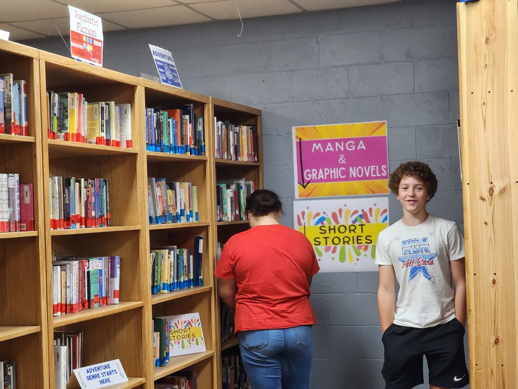 Freshman get acquainted with the high school library.